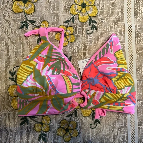 Maaji Pink Bikini top with Plunging V-Neck - Picture 8 of 12